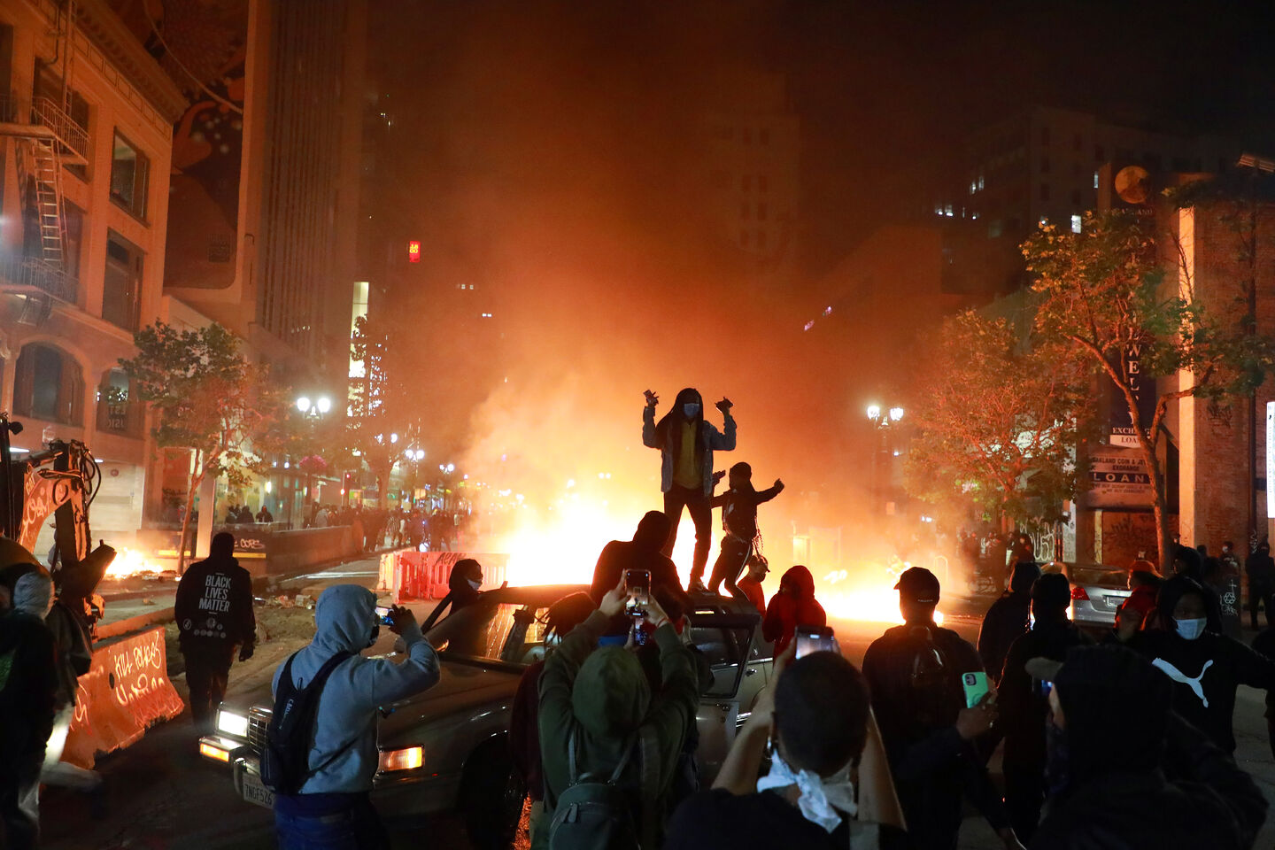 葬礼- 缅因州一对夫妇因对黑人男子进行种族歧视攻击被判赔偿125万美元。 - Page 2 - 📜六度百科- 六度世界, image size:1440x960