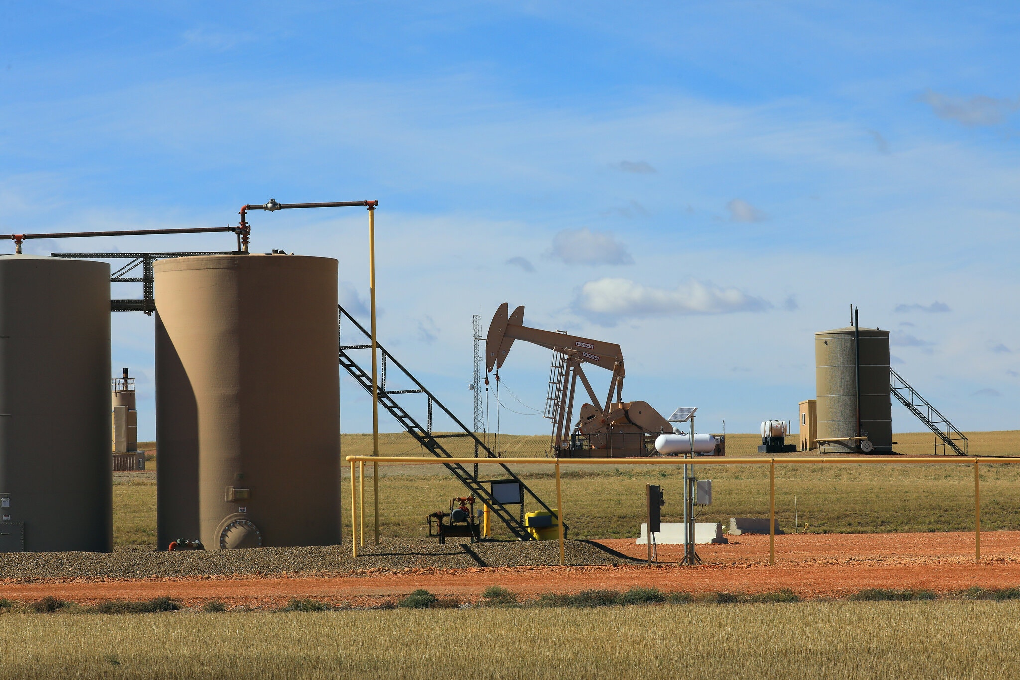 merlin_144682869_5e46a9d0-36c3-49a1-a2d2-9b9749bf081b-superJumbo