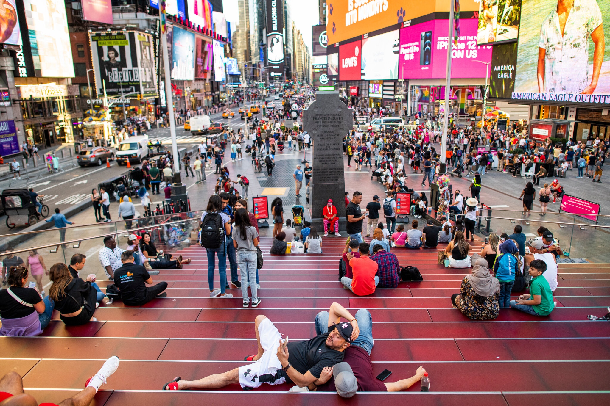 merlin_189462357_a41cf263-7c3f-422f-88a7-38d9a7d4002a-superJumbo