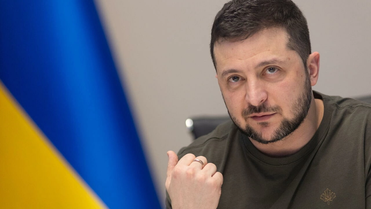 2022-03-27T184044Z_1864456165_RC21BT9IRDT3_RTRMADP_3_UKRAINE-CRISIS-ZELENSKIY-RUSSIA-MEDIA